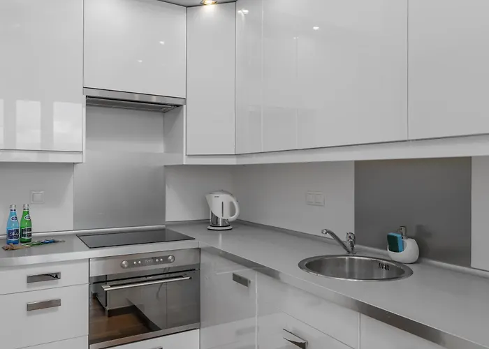 Grojecka 194 By Nyx Varsovie